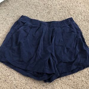 LULU LEMON shorts